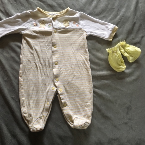 NB Pajamas - Picture 2 of 3